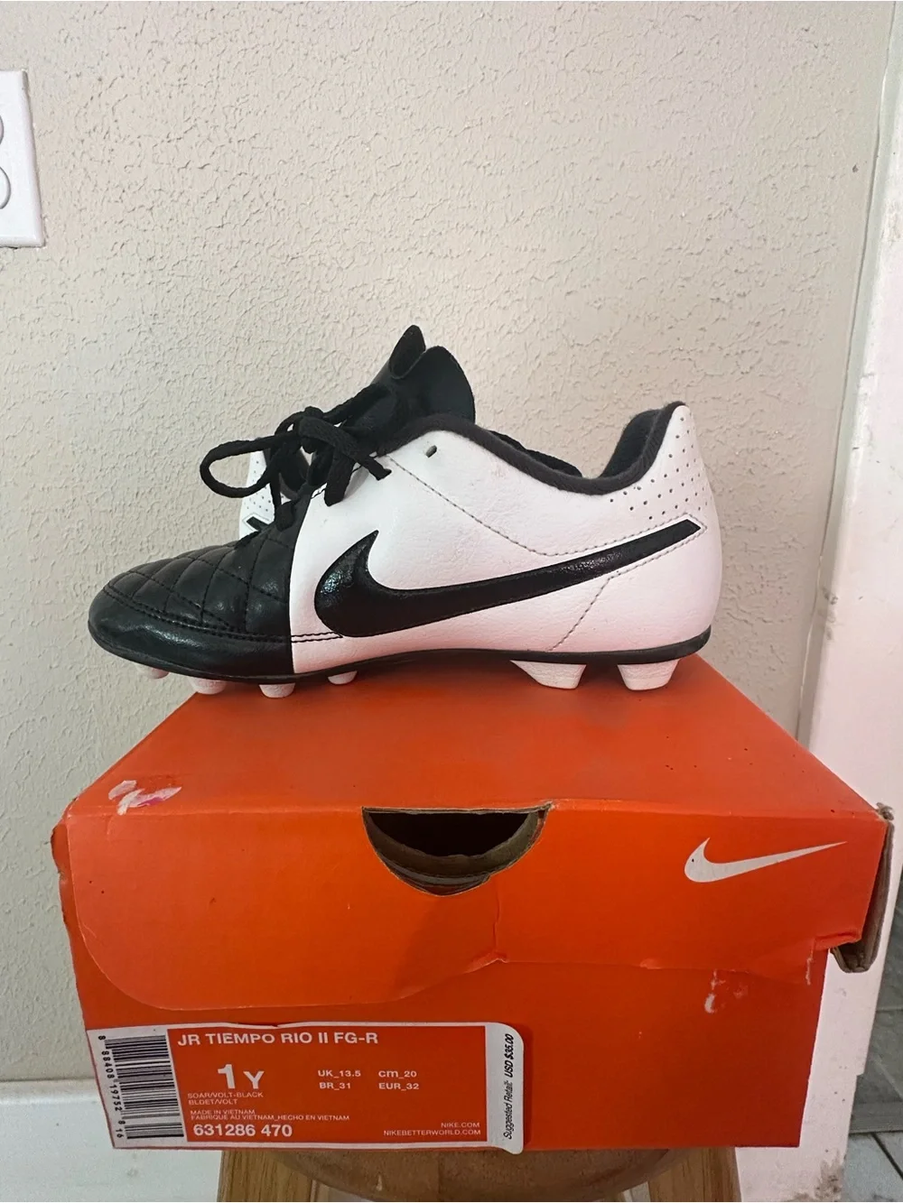 Nike Tiempo Kids Soccer Cleats - Black & White size 1